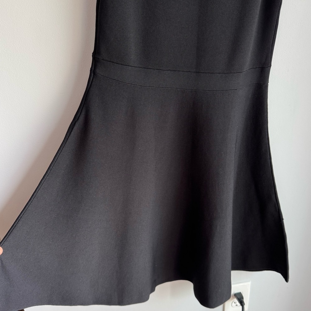 Ann Taylor Fit and Flare Cocktail Dress Sz M Black Fitted Stretch Sleeveless LBD - Picture 7 of 9